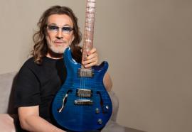 Владимир Кузьмин поздравит поклонниц с Международным женским днем большим концертом в Москве