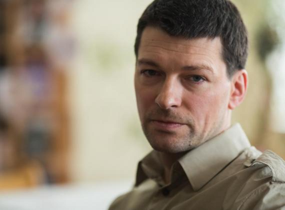 Даниил Страхов, Евгений Харитонов, Андрей Чернышов, Александр Устюгов, Павел Трубинер, Любовь Толкалина, Борис Щербаков в многосерийном фильме «Бой с тенью»