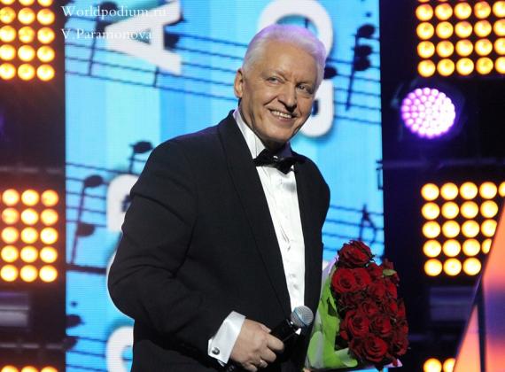 «В горнице моей светло!»: Александр Морозов отмечает День рождения