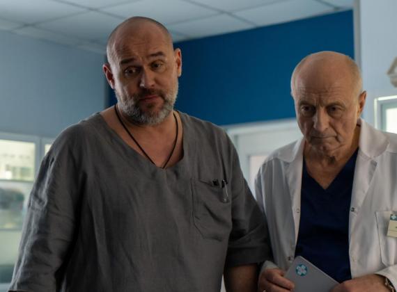 Максим Аверин продолжит бороться за жизни людей и свою любовь: новый сезон медицинской драмы «Склифосовский» 