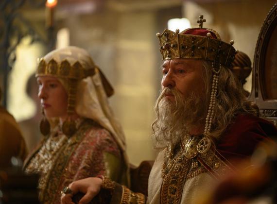 Сергей Безруков, Виктор Добронравов, Владимир Яглыч и другие актёры в историческом фильме «Королева Анна»