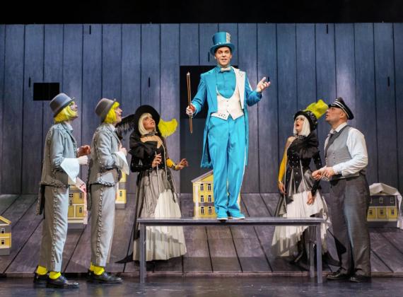 Премьера музыкальной комедии «Ревизор» в Театре Терезы Дуровой: «Ведь на то живешь, чтобы срывать цветы удовольствия!»