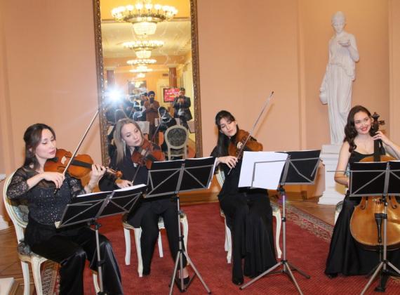 Мультимедийный вечер «Векторы XX столетия» на сцене Московского музыкального театра «Геликон-опера»