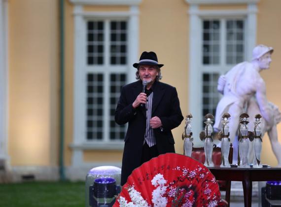 Валерий Фокин стал лауреатом «Хрустальной Турандот» в номинации «За честь и достоинство»