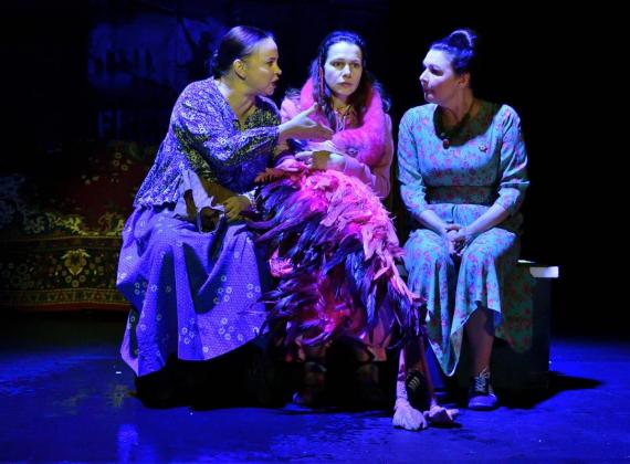 В театре «Модерн» представили новую версию спектакля «Матрешки – Кудапрешки»