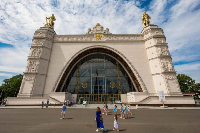 Урок «В космос с улыбкой» на ВДНХ