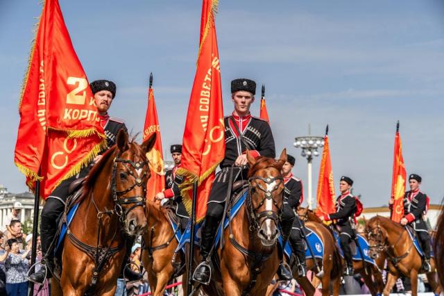 На ВДНХ начинаются традиционные конные церемониалы всадников Кремлевской школы верховой езды