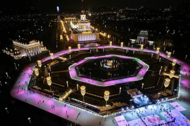 Самый большой каток Москвы откроется на ВДНХ 25 ноября