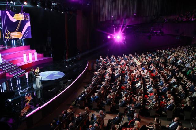 Церемония открытия 40-го Московского Международного кинофестиваля
