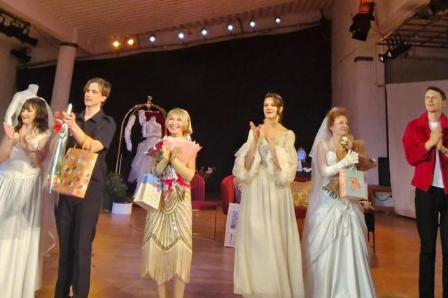 «История о столкновении миров двух непохожих женщин» в ШДИ