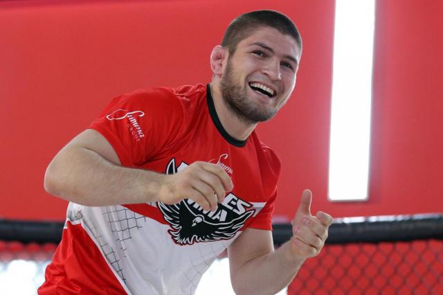 Нурмагомедов победил Порье и подтвердил чемпионский статус UFC