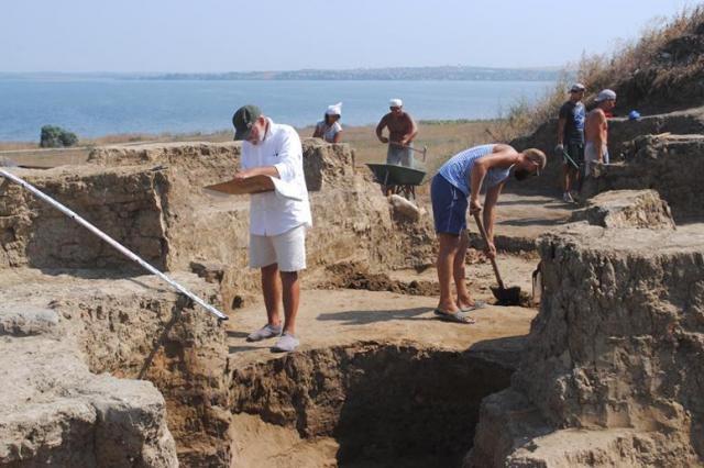 На Кубани найдена стела персидского царя Дария 