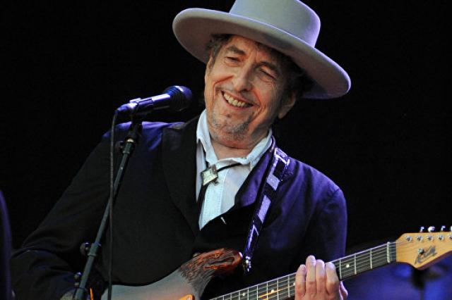 Электрогитару, на которой играл Боб Дилан, продали в США за $490 тысяч