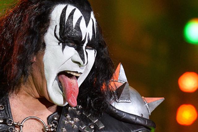 Солисту группы Kiss навсегда запретили появляться на Fox News, сообщили СМИ