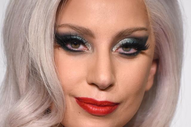 Леди Гага сняла клип в память о своей тете