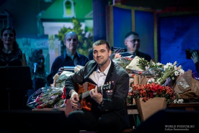 Триумфальный концерт Сергея Куприка в Кремле: «Пусть нас роднят, хранят года и пусть цветёт, живёт любовь!»