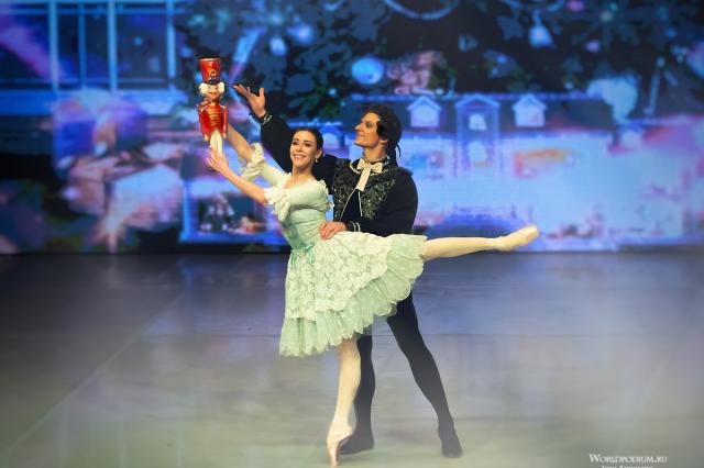Кристина Кретова и Игорь Цвирко в премьере балета «Щелкунчик» 