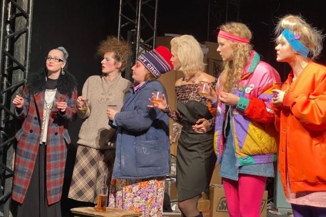 «Конкурс» во ВГИКе - искромётный дипломный спектакль, поставленный режиссёром-педагогом Александром Арсентьевым со студентами курса Сергея Безрукова 