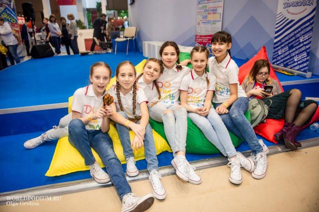 Детский музыкальный театр «Домисолька» опубликовал результаты конкурса «На лучшую новую песню о ВДЦ «Орлёнок». 