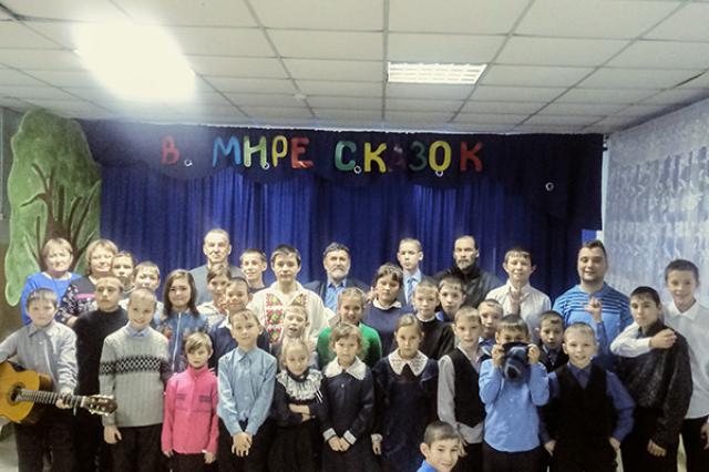 В Забайкалье известный писатель посетил школу- интернат