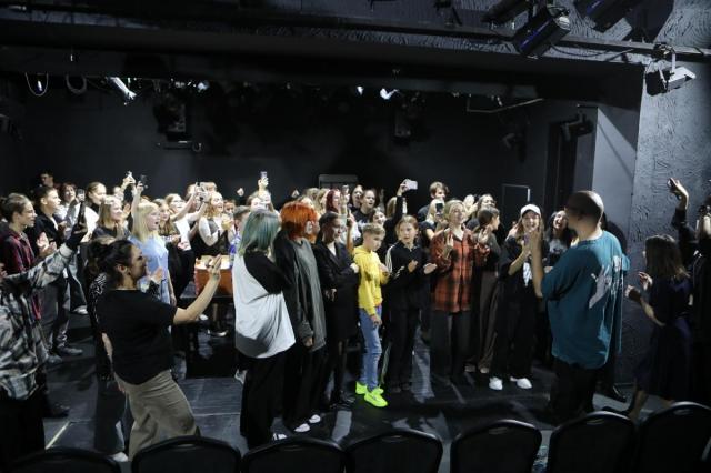 В Норильске подростки выйдут на сцену: на фестивале «Норильские сезоны» открывается театральная студия под руководством Дмитрия Крестьянкина