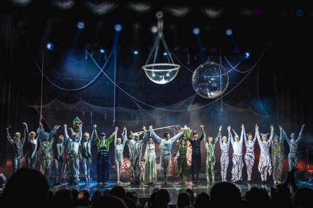 Театр «Одеон» и Антон Челноков представляют театрально-цирковое шоу «Человек-амфибия»