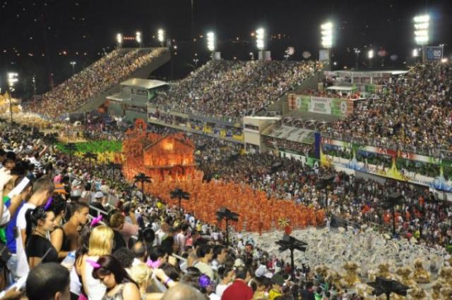 В Бразилии открылся знаменитый карнавал