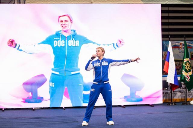  «Нас миллионы»: Александр Шувалов исполнил гимн единоборств на Международном фестивале спортивных единоборств и боевых искусств