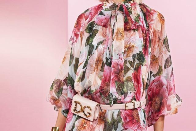 Ода женской красоте и силе: бело-розовые камелии Dolce & Gabbana 