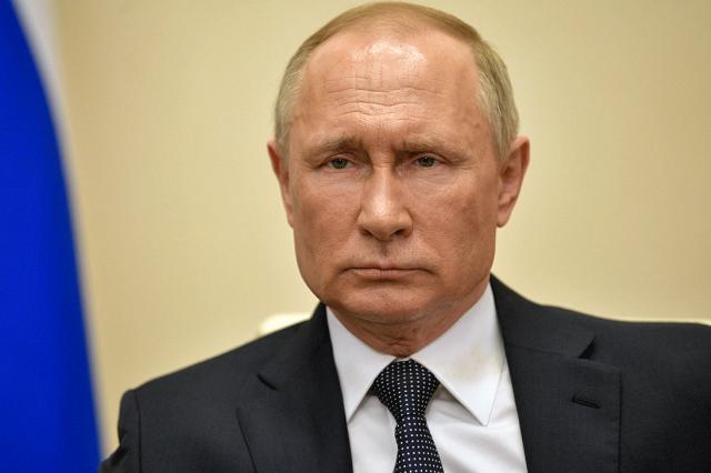 Владимир Путин продлил нерабочую неделю и режим самоизоляции до 30 апреля