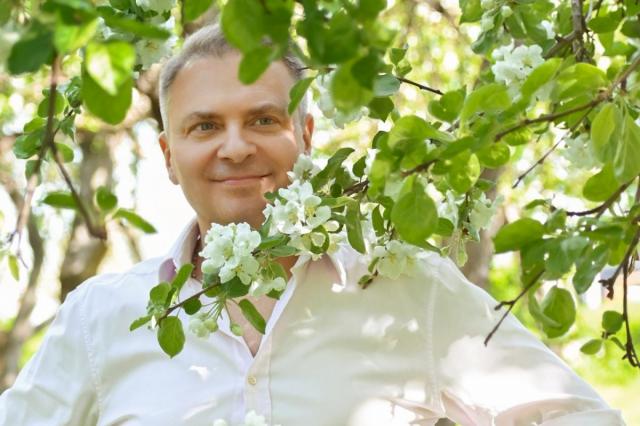 Александр Добронравов выпустил «Божественную»