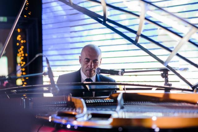 Игорь Крутой сыграл на фантастическом рояле в Beauty Lab by L.Raphael