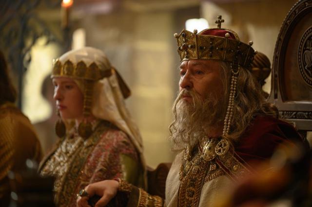 Сергей Безруков, Виктор Добронравов, Владимир Яглыч и другие актёры в историческом фильме «Королева Анна»