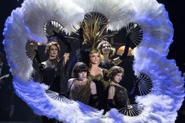 «Старомодная комедия» и «Кабаре Пушкин»: завершаем апрель и встречаем май в «Ленкоме Марка Захарова»