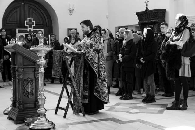 Институт Современного Искусства организовал Молебен о всеобщем мире в Храме Святителя Спиридона Тримифунтского