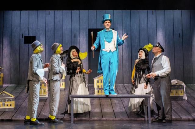 Премьера музыкальной комедии «Ревизор» в Театре Терезы Дуровой: «Ведь на то живешь, чтобы срывать цветы удовольствия!»