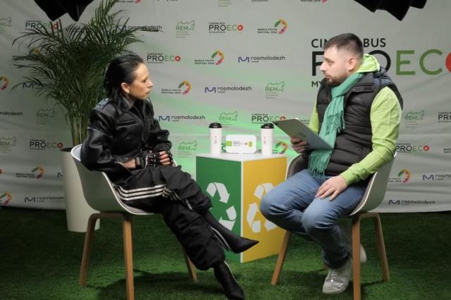 «Кинобус проЭко» вовлек сотни участников Всемирного фестиваля молодежи в Нижнем Новгороде в движение за устойчивое будущее