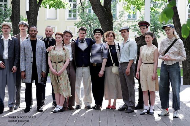 «1418»: в Театре Армии состоялась премьера иммерсивного спектакля-променада, приуроченного к юбилею со Дня Победы в Великой Отечественной войне