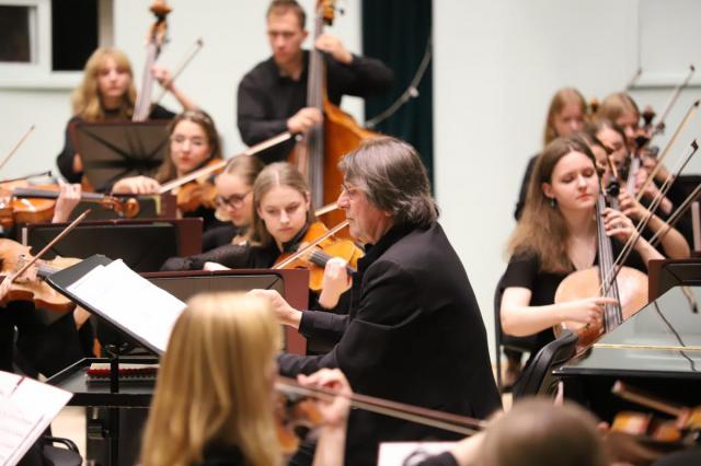 Молодежный белорусско-российский симфонический оркестр под руководством Юрия Башмета выступит в Москве и в Минске