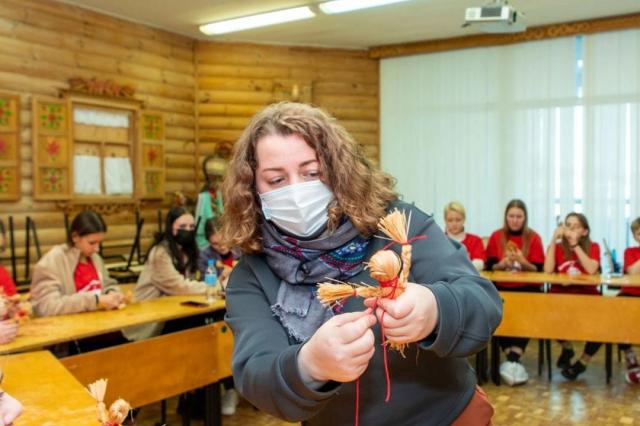 Преподаватель кафедры дизайн среды Института современного искусства  провела мастер-класс по дизайну в «Океане»