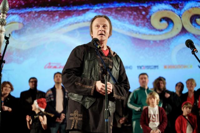 Иван Охлобыстин и Кристина Асмус представили фильм Киностудии Горького «Письмо Деду Морозу» на премьере в Москве