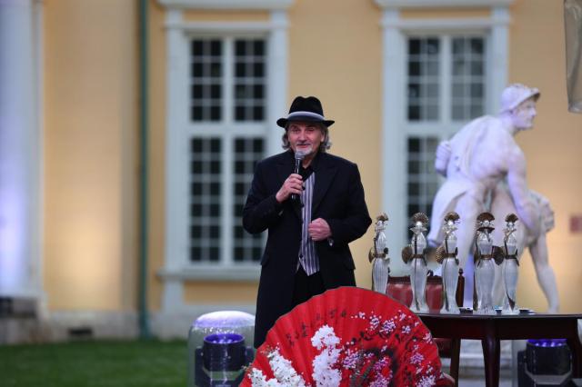 Валерий Фокин стал лауреатом «Хрустальной Турандот» в номинации «За честь и достоинство»