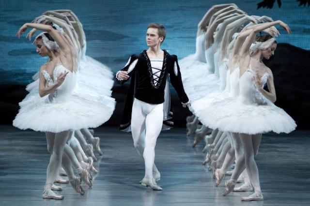 Известные артисты балета выступят на сцене Крокус Сити Холла в рамках проекта «Короли танца возвращаются»