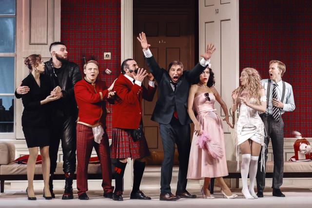 Триумфальное возвращение легенды: премьера спектакля «ТОТ самый №13» в постановке Владимира Машкова в Театре Олега Табакова