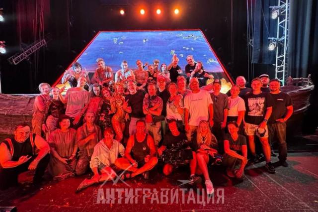 Команда Театра Антигравитации создала новый фантазийный мир для клипа Сергея Шнурова и группировки «Ленинград» «Бешеный Фэшн»