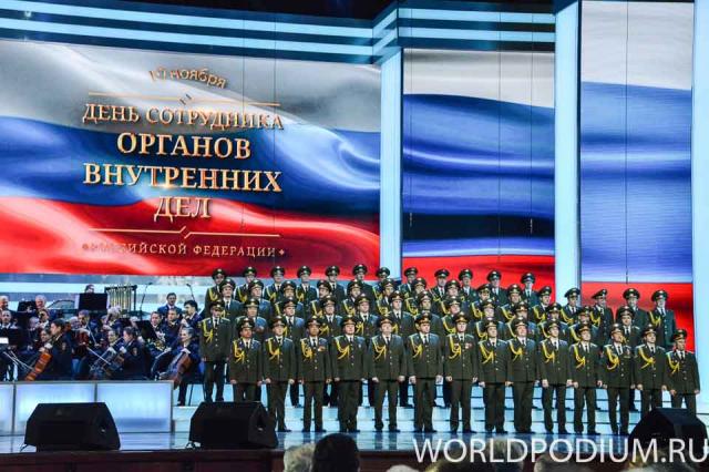 Звезды эстрады поздравили с профессиональным праздником сотрудников органов внутренних дел РФ.