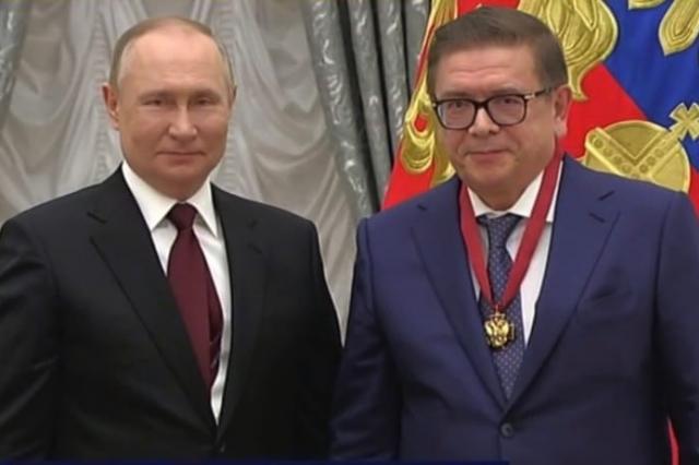 Художественный руководитель Государственного Кремлёвского Дворца Пётр Шаболтай награждён орденом «За заслуги перед отечеством»