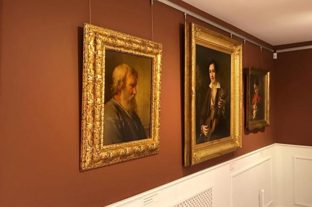 Русский музей открыл в Когалыме выставку «Под крышей дома своего»