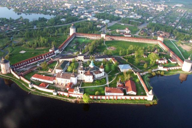 В Кирилло-Белозерском музее-заповеднике открылась выставка эксклюзивных пасхальных сувениров