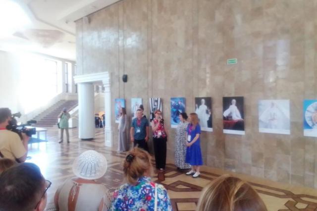 Зрители "Славянского базара" увидели фотовыставку, представлявшую Беларусь на "Экспо-2020" в Дубаи